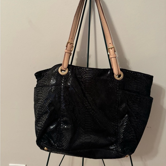 Michael Kors purse - Picture 2 of 5